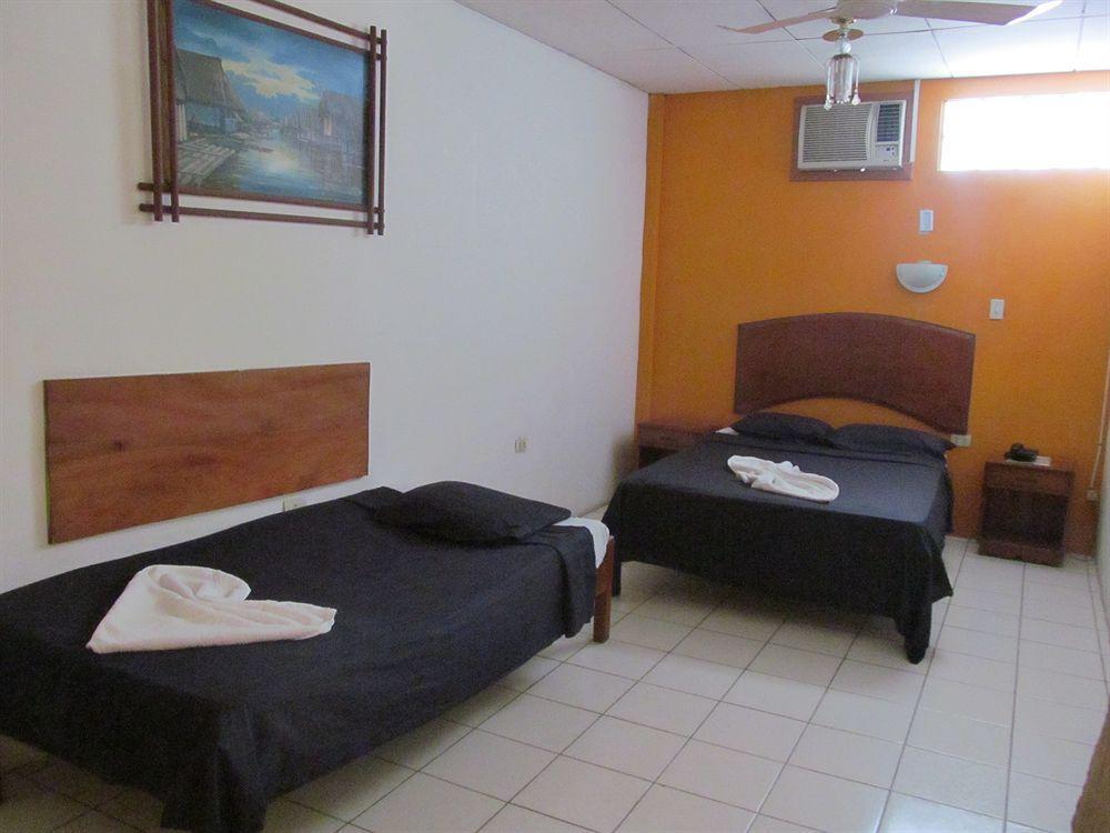 Hotel La Casona איקיטוס מראה חיצוני תמונה