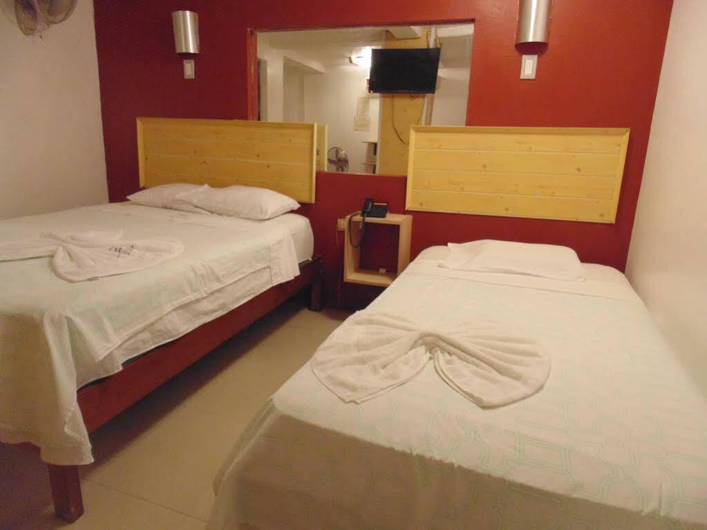 Hotel La Casona איקיטוס מראה חיצוני תמונה