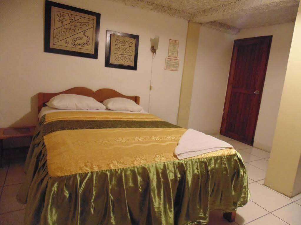 Hotel La Casona איקיטוס מראה חיצוני תמונה
